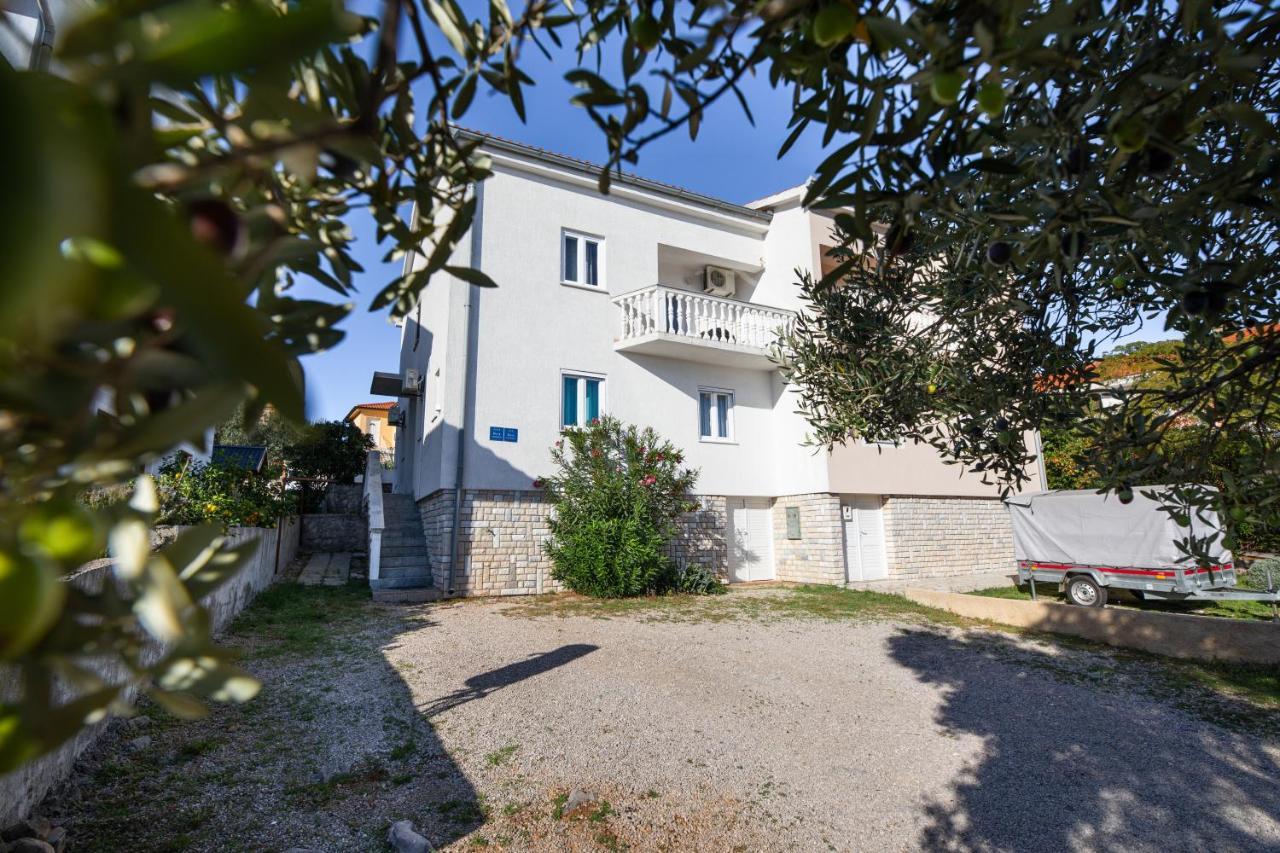 Apartments Aisa* Countryside Holiday Just 500M From The Beach! 크르크 외부 사진