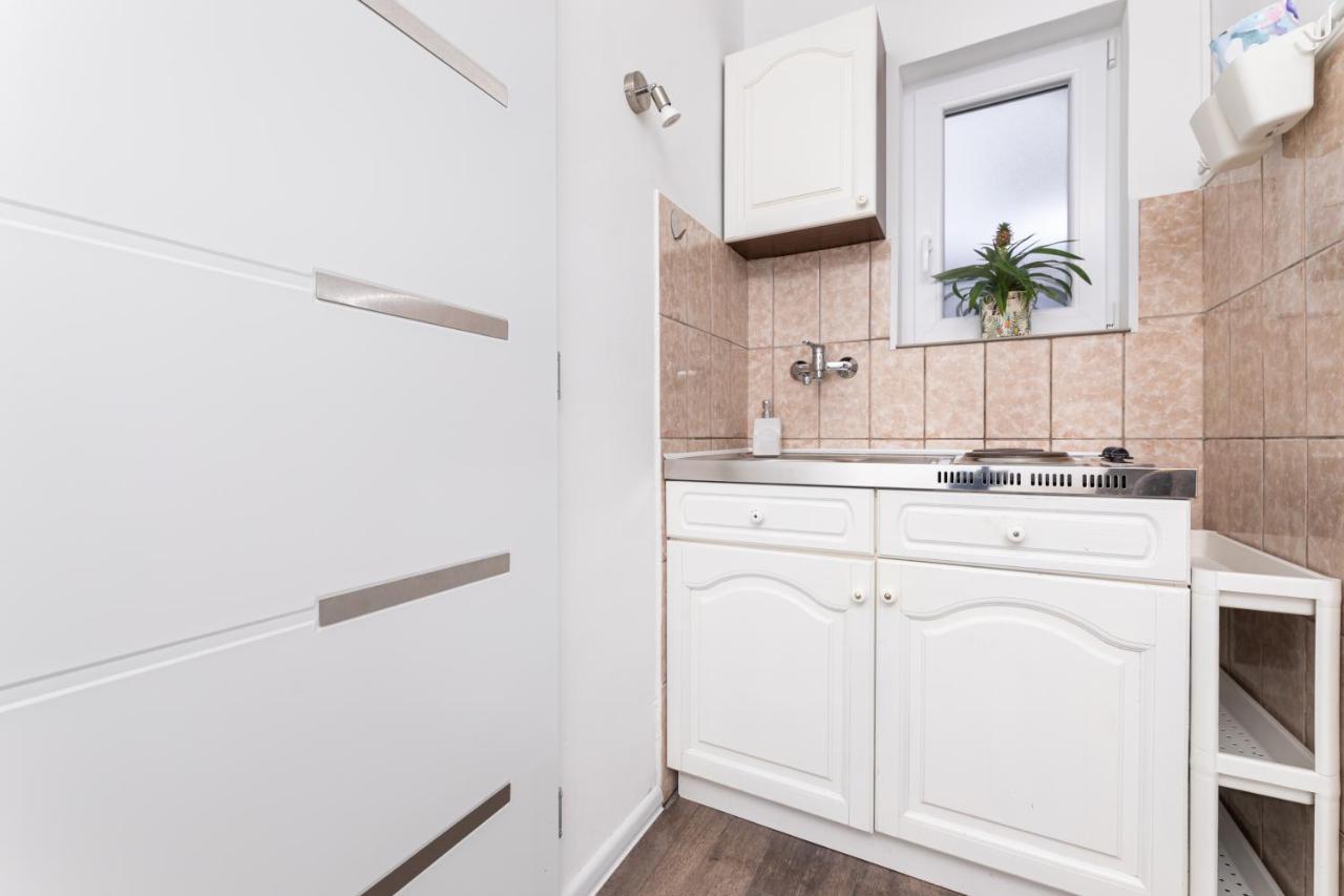 Apartments Aisa* Countryside Holiday Just 500M From The Beach! 크르크 외부 사진